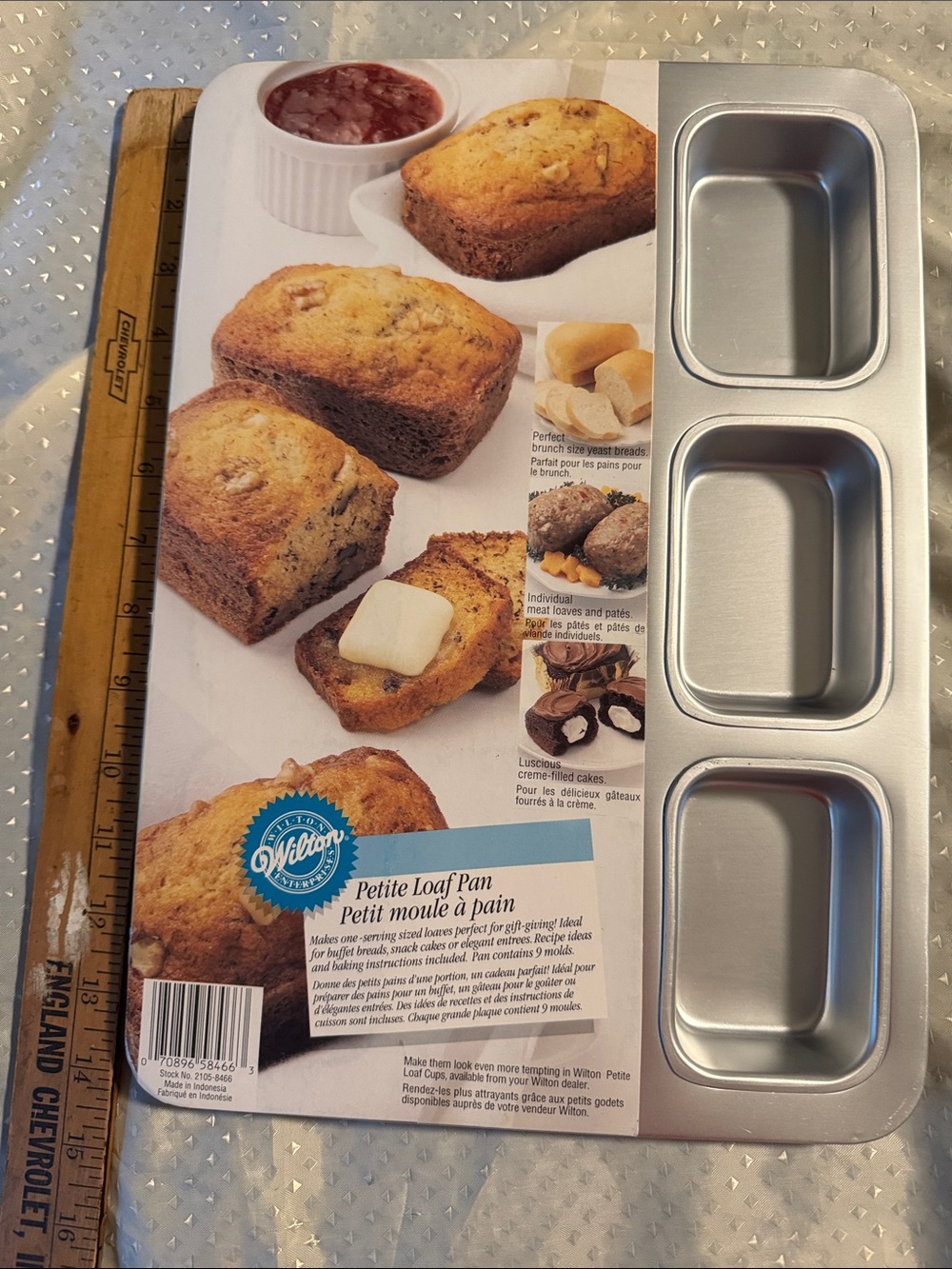 Wilton Silver Petite Loaf Pan with 9 Molds